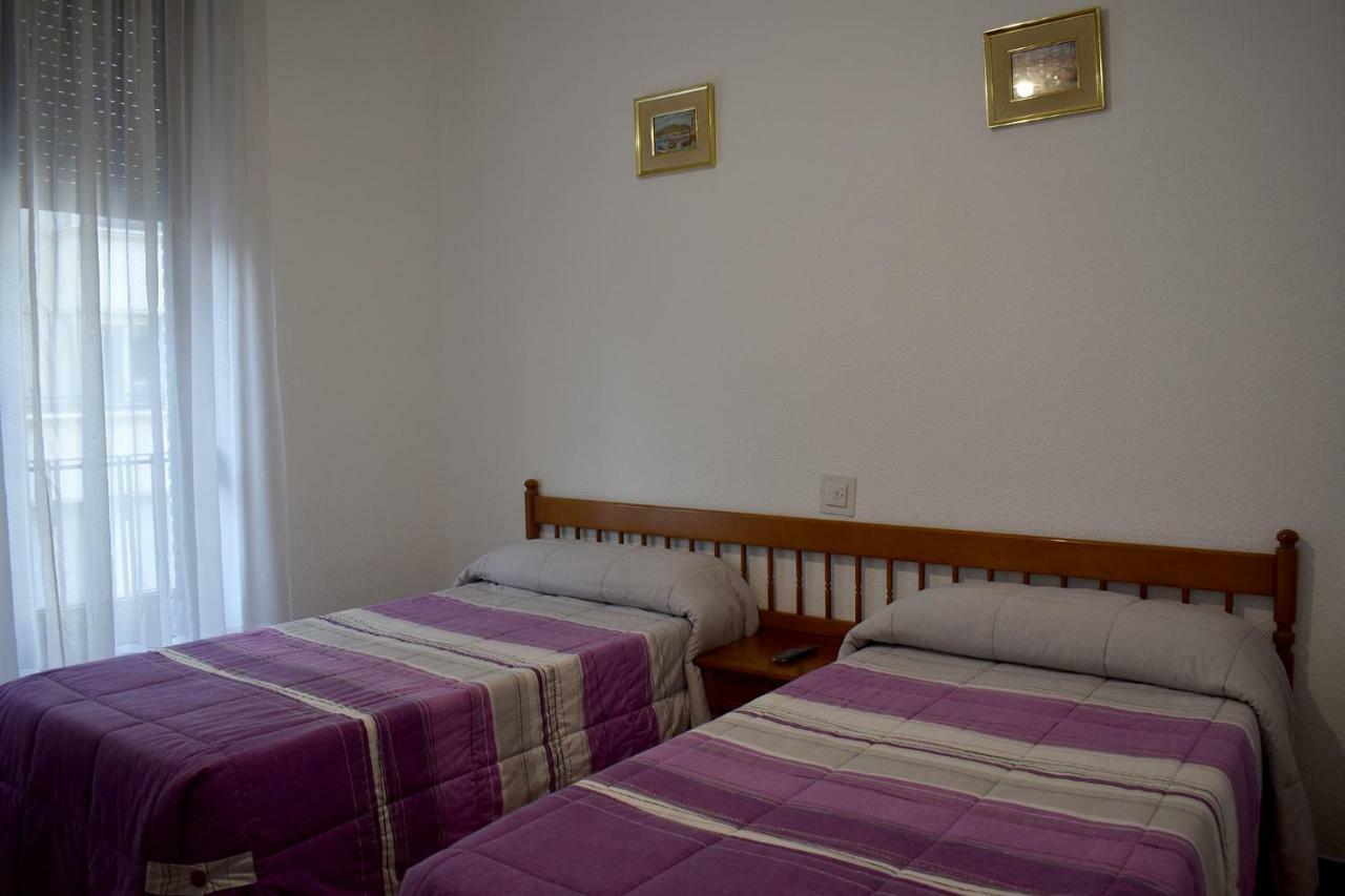 Hotel Hostal Oviedo León Zewnętrze zdjęcie
