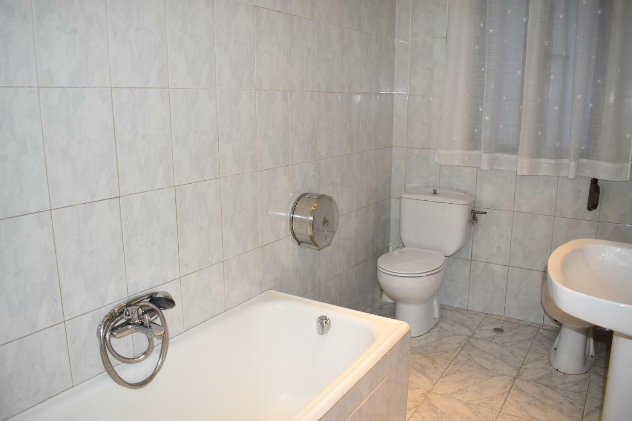 Hotel Hostal Oviedo León Zewnętrze zdjęcie