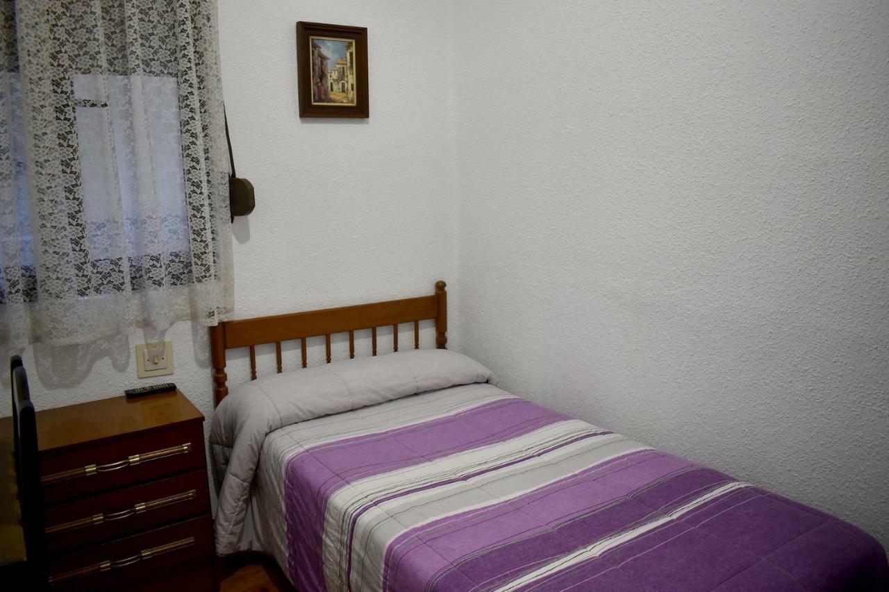 Hotel Hostal Oviedo León Zewnętrze zdjęcie