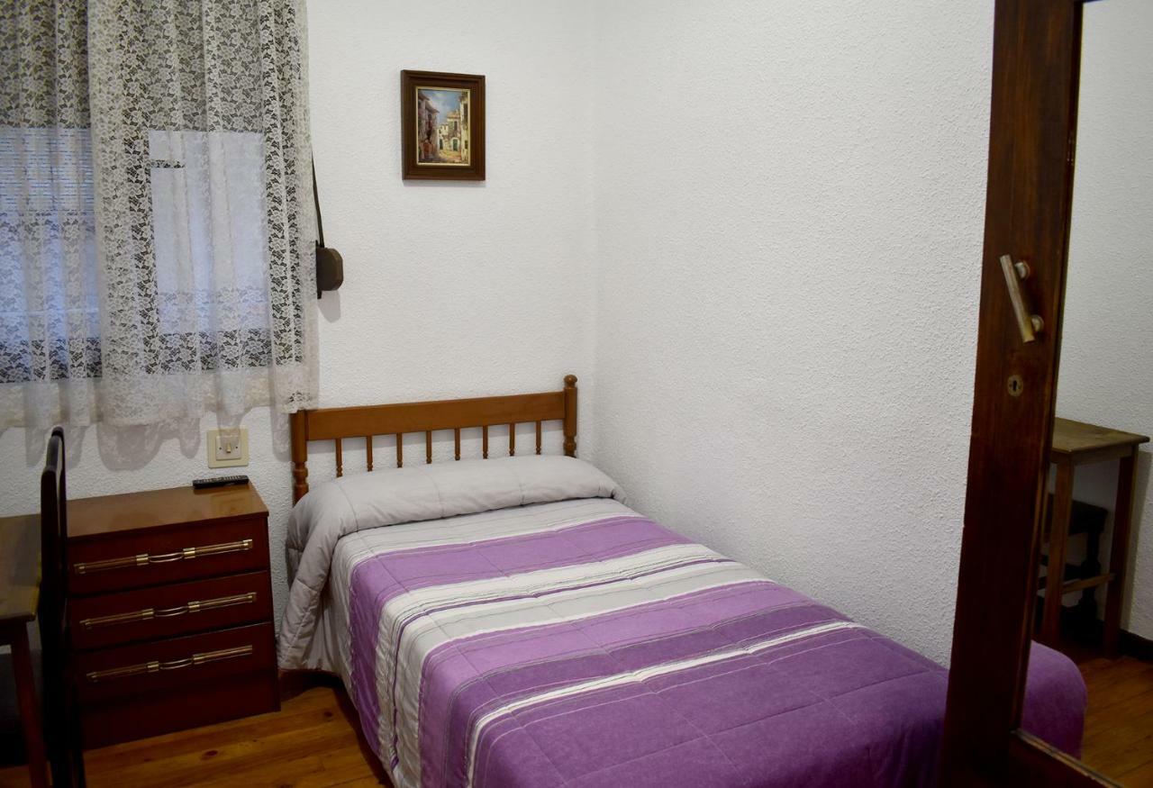 Hotel Hostal Oviedo León Zewnętrze zdjęcie