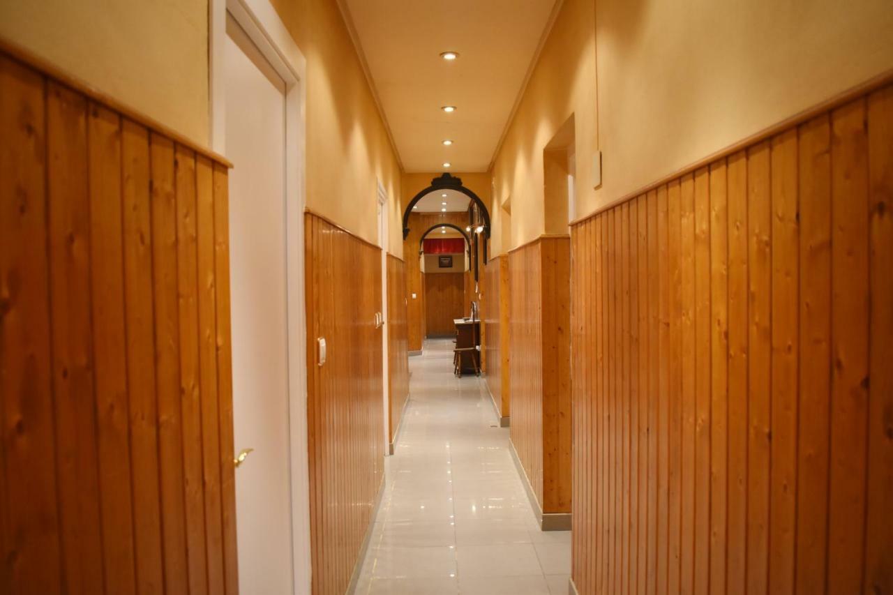 Hotel Hostal Oviedo León Zewnętrze zdjęcie