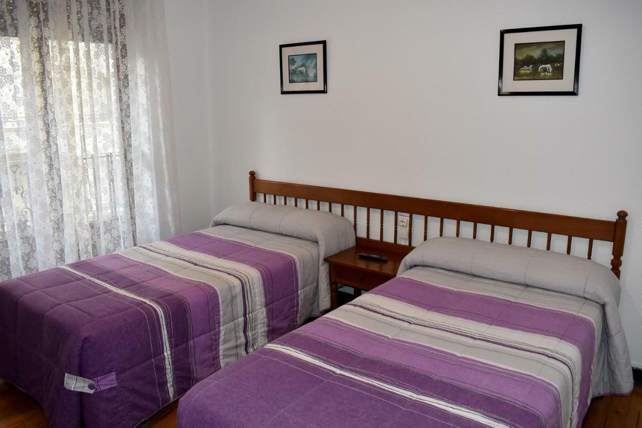 Hotel Hostal Oviedo León Zewnętrze zdjęcie