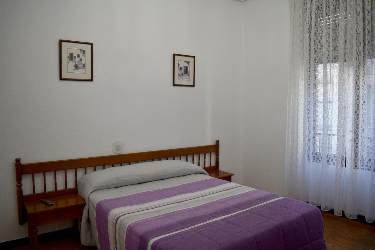 Hotel Hostal Oviedo León Zewnętrze zdjęcie