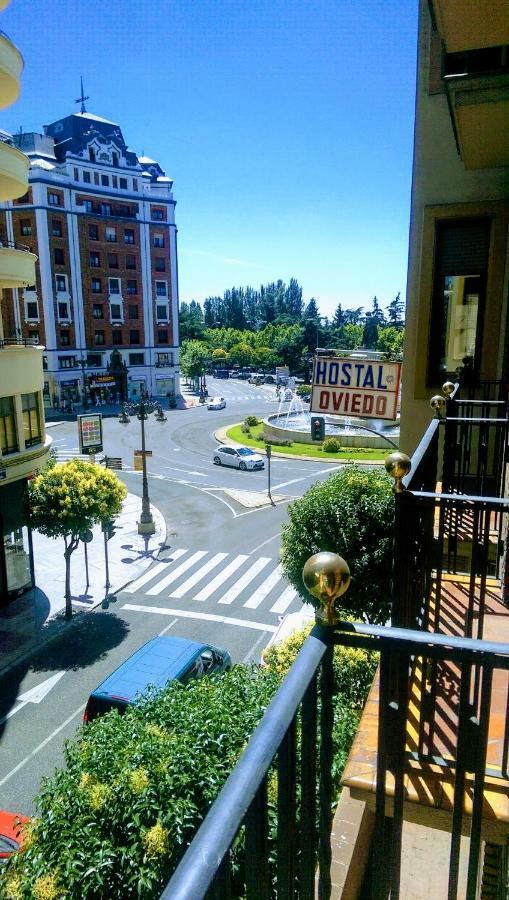 Hotel Hostal Oviedo León Zewnętrze zdjęcie
