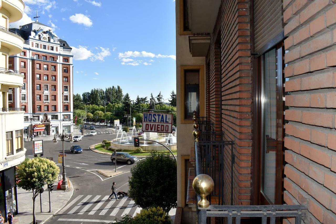 Hotel Hostal Oviedo León Zewnętrze zdjęcie